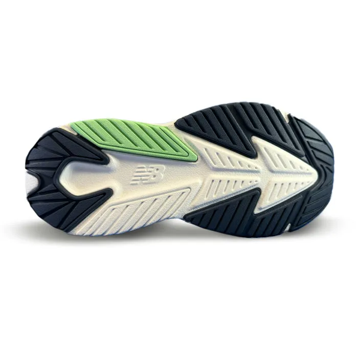 Big Boy New Balance Rave Run v2 A/C in Nb Navy/Electric Blue/Sweetgrass